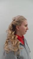  Причёска вечерняя. Это праздничная причёска (подколотых волос более 50%). Чаще всего с декоративными элементами и украшениями, с применением шпилек, заколок и невидимок, укладочных средств, а так же формирование локонов при помощи плойки или утюжка по все,