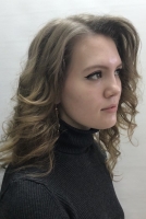 Вечерняя укладка. Это сложная укладка с применением укладочных средств, бигуди, щипцов, плойки, утюжка и т.д. Мастер работает без применения фурнитуры (шпильки, невидимки и т.д.) А так же формирования локонов при помощи брашинга по всей массе волос на дл, Вечерняя укладка. Это сложная укладка с применением укладочных средств, бигуди, щипцов, плойки, утюжка и т.д. Мастер работает без применения фурнитуры (шпильки, невидимки и т.д.) А так же формирования локонов при помощи брашинга по всей массе волос на дл,