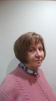 Стрижка модельная (женская), Укладка волос феном. Выполняется с обязательным применением укладочных средств или средств по уходу, расчёсок, брашингов. Так же в работе используется утюжок или диффузор.,