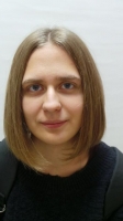  Стрижка модельная (женская), Укладка волос феном. Выполняется с обязательным применением укладочных средств или средств по уходу, расчёсок, брашингов. Так же в работе используется утюжок или диффузор.,