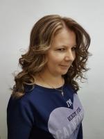 Вечерняя укладка. Это сложная укладка с применением укладочных средств, бигуди, щипцов, плойки, утюжка и т.д. Мастер работает без применения фурнитуры (шпильки, невидимки и т.д.) А так же формирования локонов при помощи брашинга по всей массе волос на дл, Вечерняя укладка. Это сложная укладка с применением укладочных средств, бигуди, щипцов, плойки, утюжка и т.д. Мастер работает без применения фурнитуры (шпильки, невидимки и т.д.) А так же формирования локонов при помощи брашинга по всей массе волос на дл,
